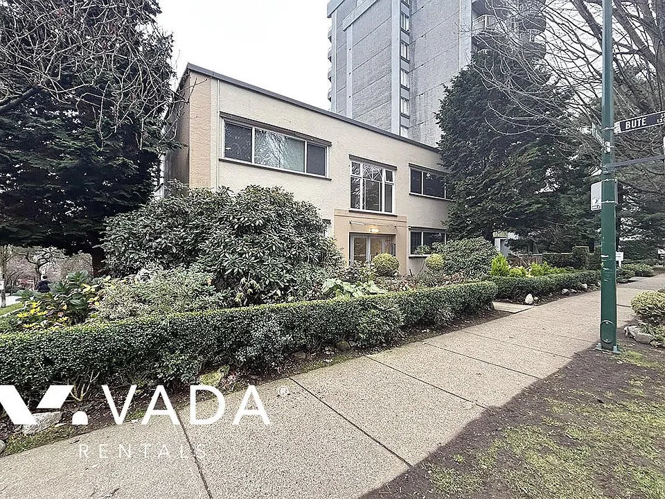 1208 Burnaby St #10