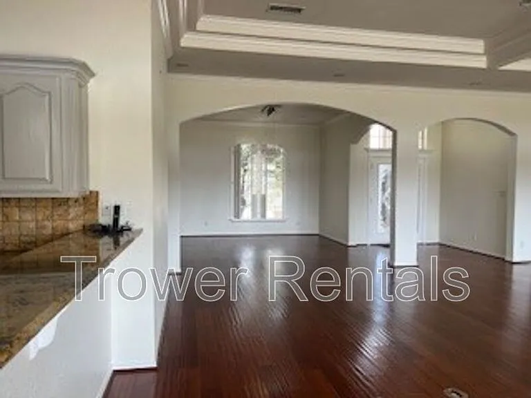 8104 San Antonio St — Photo 41