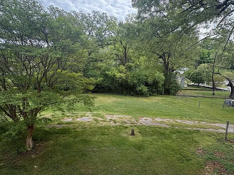 32 S Germantown Road — Photo 9