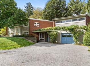 17 Penhurst Rd, Pittsburgh, PA 15202