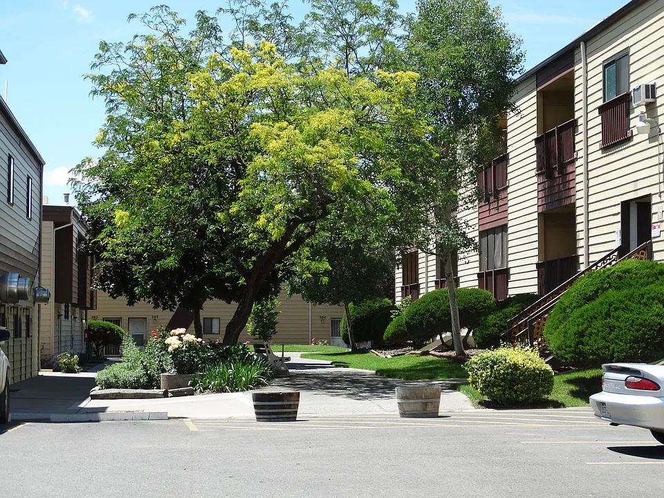125 Franklin Ave #301