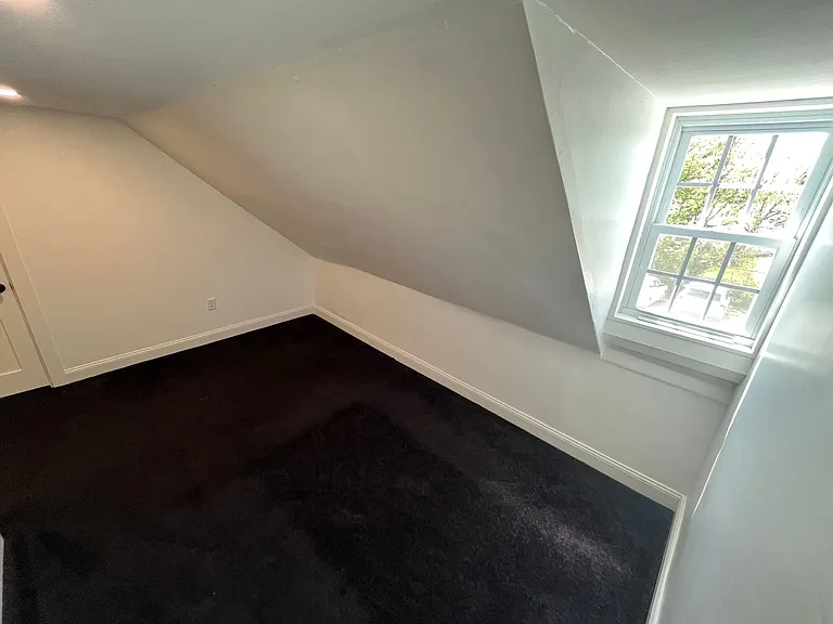 284 School St — Photo 11