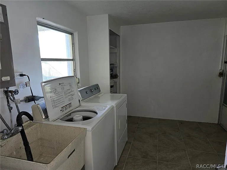 98 S Adams St — Photo 12