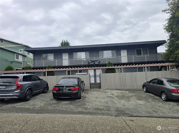 940 N 103rd Street, Seattle, WA 98133