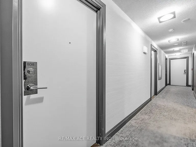 25 Town Centre Ct #808 — Photo 2