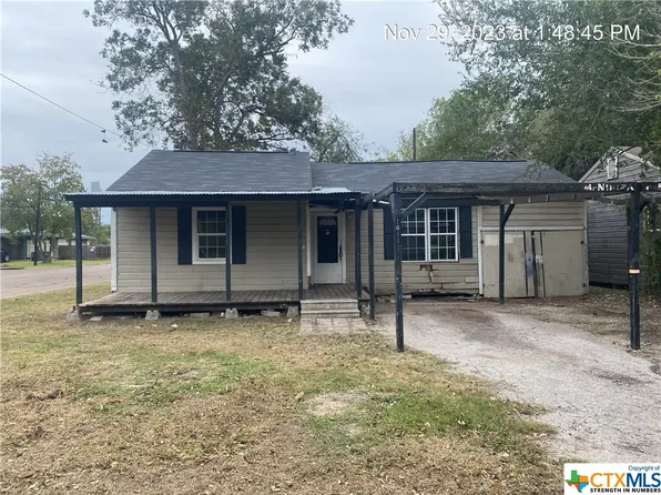 1611 E Mimosa Ave, Victoria, TX 77901