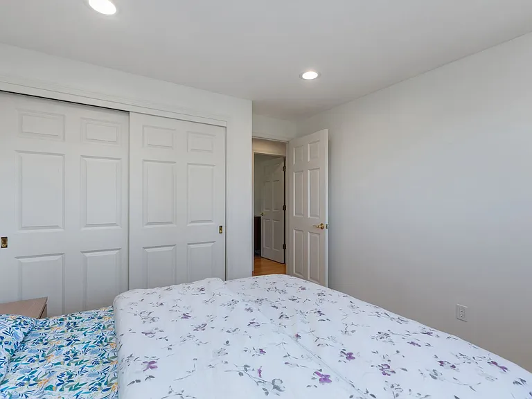 1404 NW 198th St — Photo 24