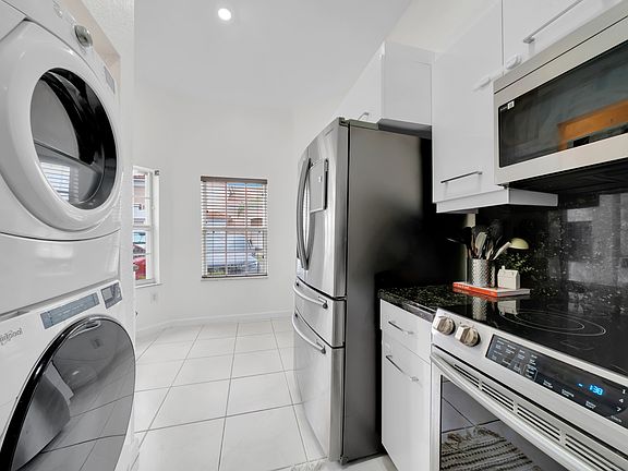 5th image of 16220 SW 101st Ter