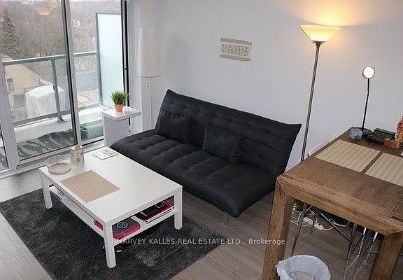 4th image of 6 Parkwood Ave #714