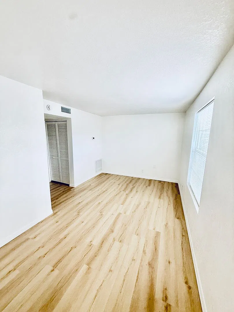 2278 W New Haven Ave - Corner Unit — Photo 4