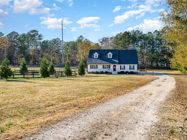 473 Griggs Rd, Clover, SC 29710