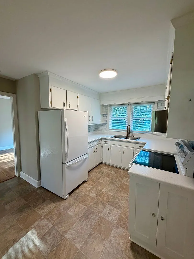 4 Bedroom Home For Rent in Central, SC — Photo 4