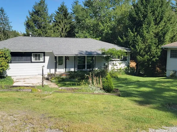 765 Meadowbrook Rd, Morgantown, WV 26505