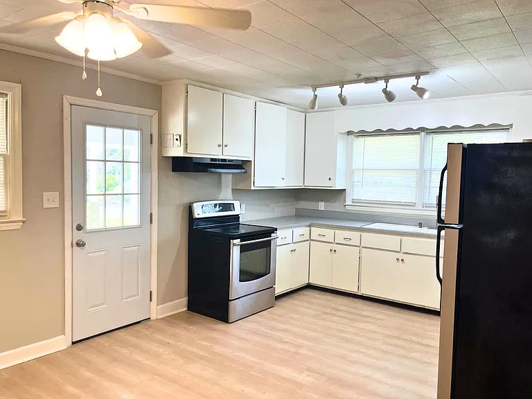 2742 Forest Ridge Dr — Photo 10