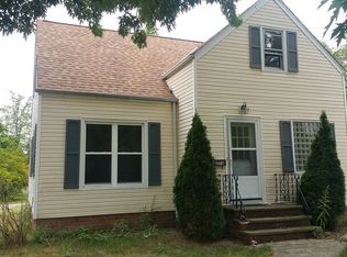 1276 Oakland Dr, Lyndhurst, OH