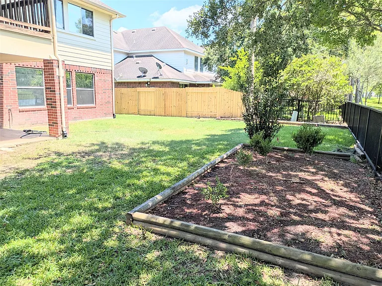 2716 Park Falls Dr — Photo 21