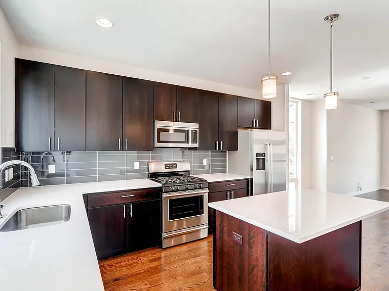 3415 Larimer St #101 — Photo 11