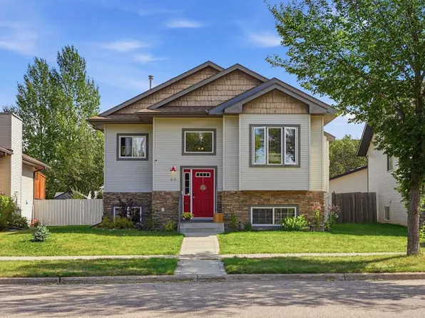 44 W Inglewood Dr, Red Deer, AB T4R 0B8