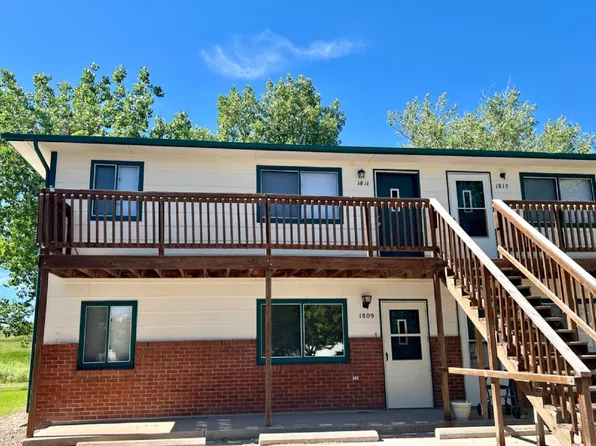 2 bed, 1.0 bath, 969 sqft, $1,350, 1811 Edgewater Ave, Cheyenne, WY 82009