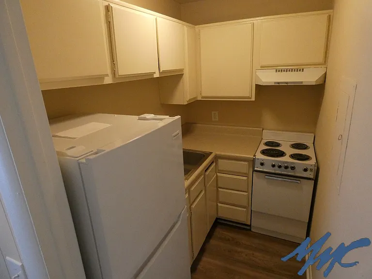 1418 E Main St #C18 — Photo 6