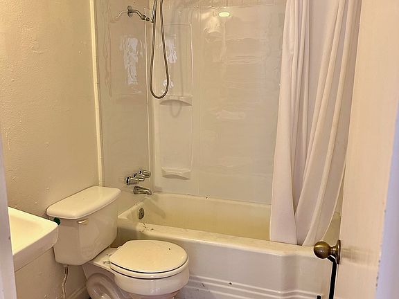 2nd image of 2411 South Blvd APT 6