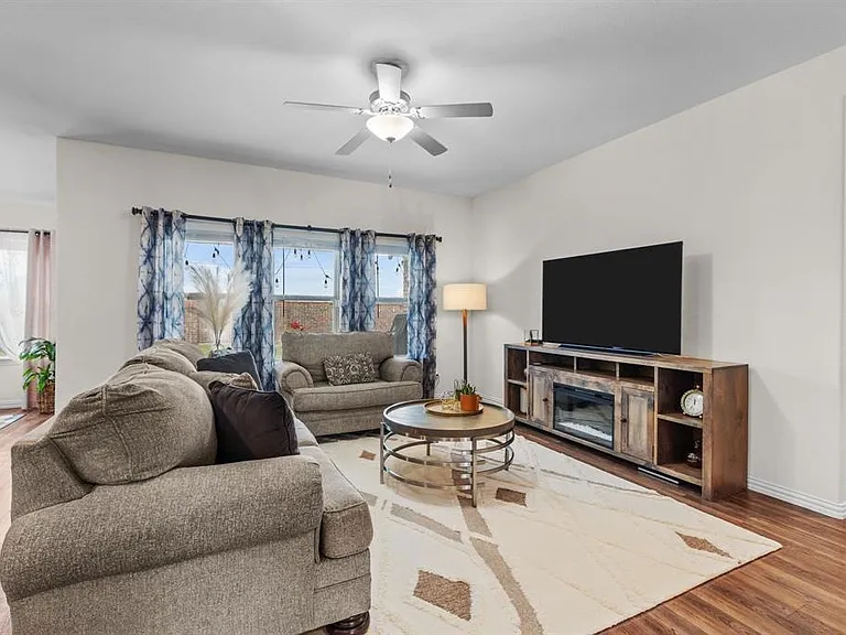 671 Farmstead Dr — Photo 30