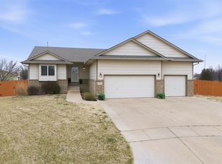 2402 S Fieldcrest Cir, Wichita, KS 67215