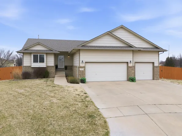 2402 S Fieldcrest Cir, Wichita, KS 67215