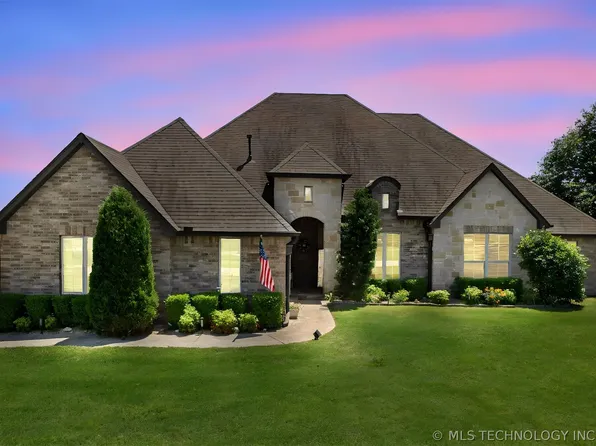 5100 E Hickory Bluff Dr, Claremore, OK 74019