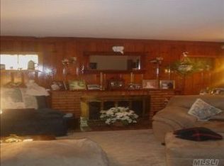 255 Saint Johns St, Central Islip, NY 11722
