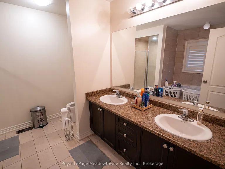 1528 Chretien St — Photo 25