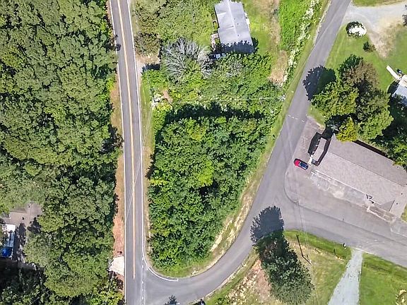 5th image of 607 Hatch Rd