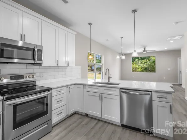 2317 Kennesaw Dr, Charlotte, NC 28216