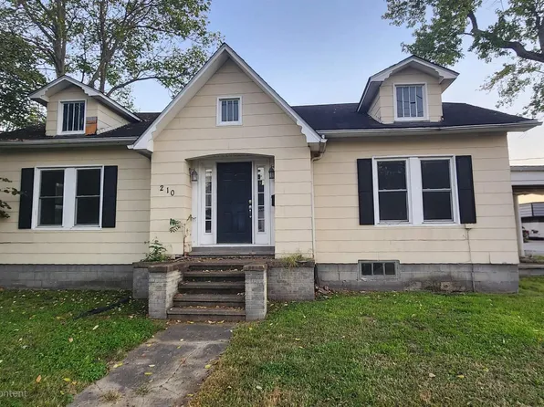 210 E Saint Louis St, West Frankfort, IL 62896