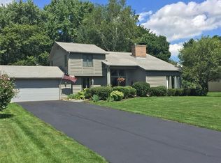 16 Wolf Trapp, Pittsford, NY 14534