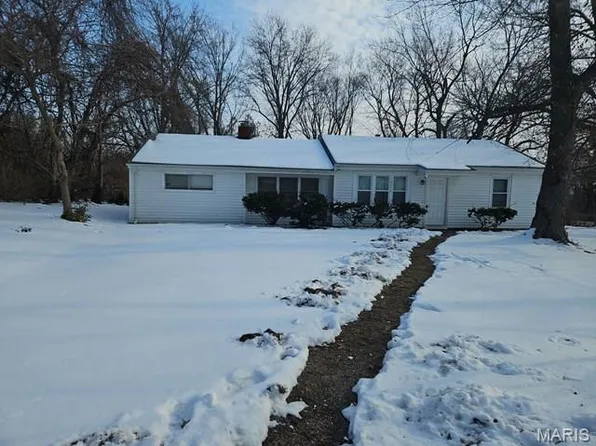 10272 Imperial Dr, Saint Louis, MO 63136