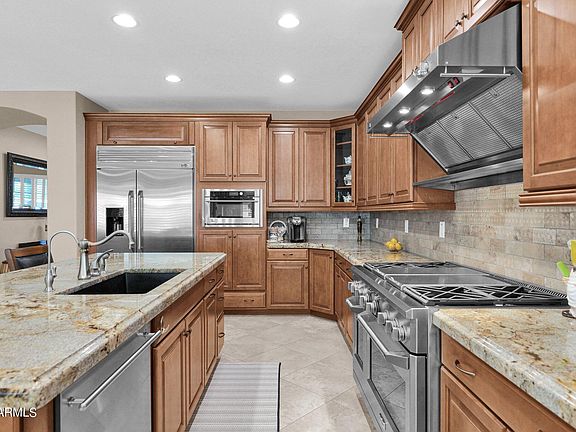 4th image of 1324 W DOVE TREE Avenue