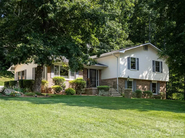 1 Morris Dr, Weaverville, NC 28787