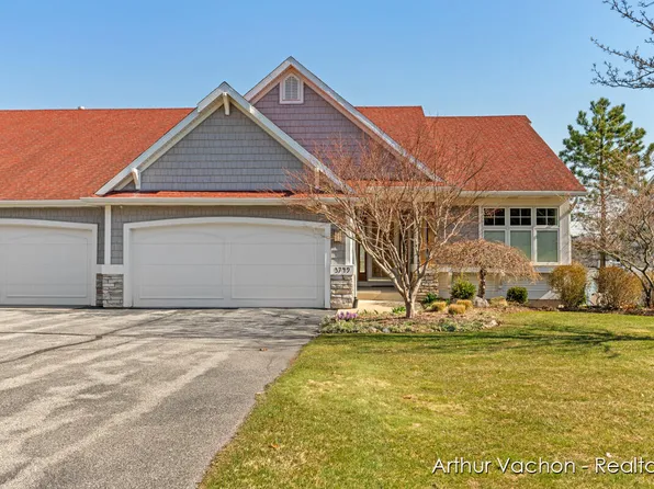 3749 Crystal Waters Ln NE #4, Grand Rapids, MI 49525