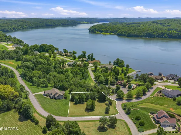 261 Serenity Dr, Harriman, TN 37748