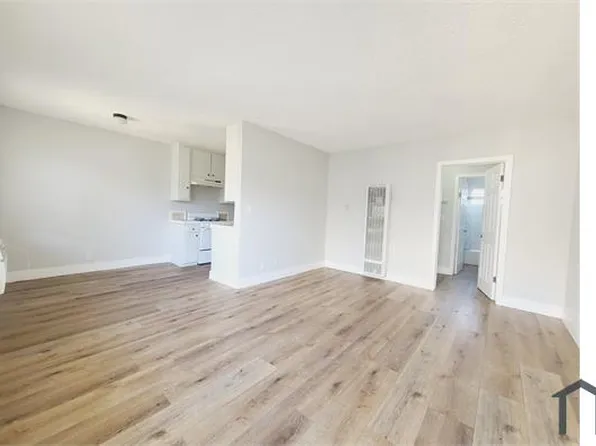 13425 Vanowen St, Van Nuys, CA
