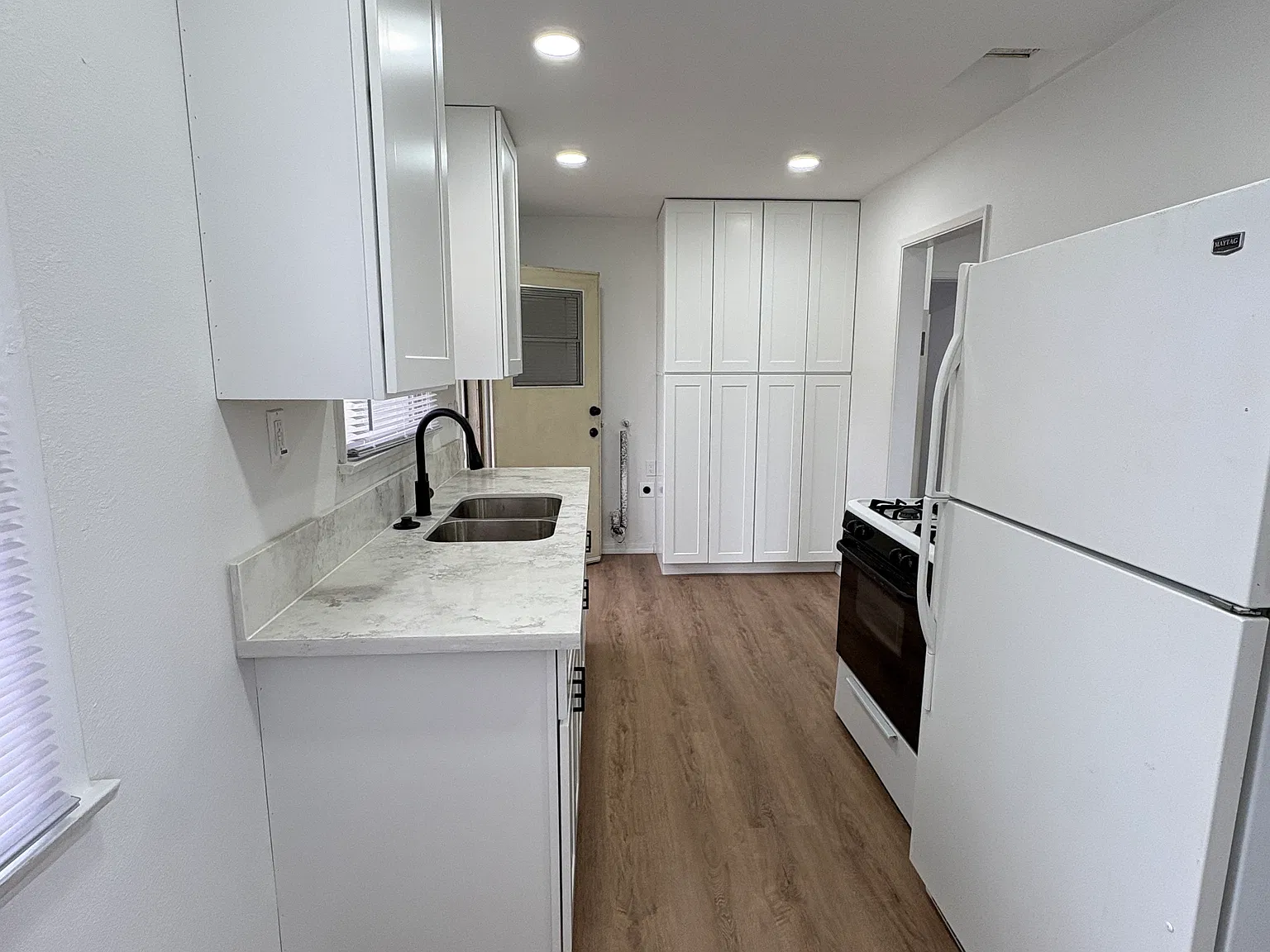 1 bed, 500 sqft, $2,150 — Photo 3