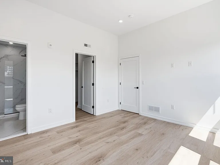 209 New St #6B — Photo 16