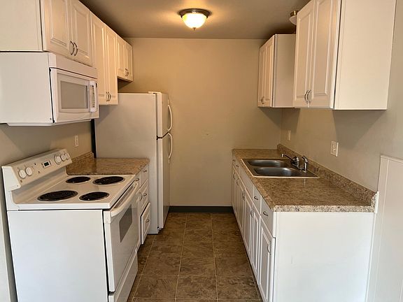 4th image of 12517 47th Ave SW Unit 17