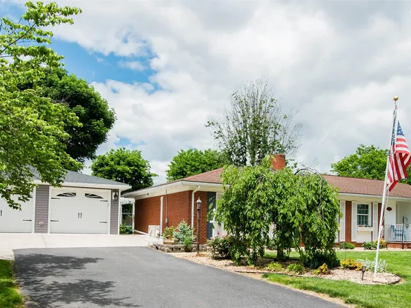 132 Skymont Dr, Broadway, VA 22815