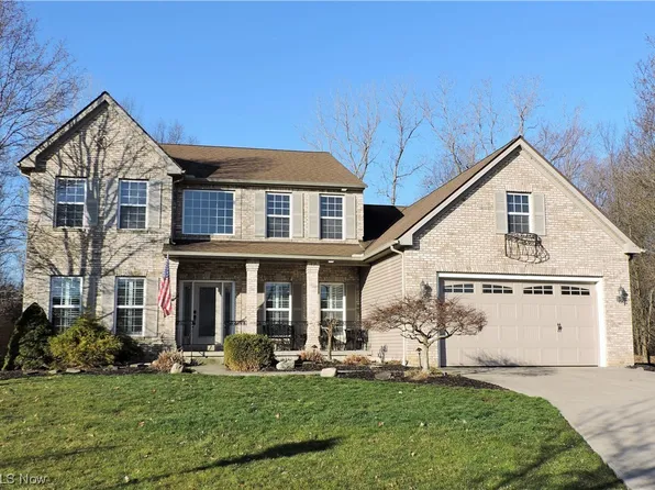 1564 Peach Dr, Avon, OH 44011