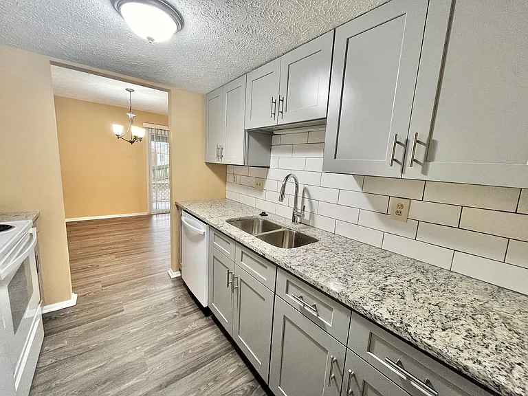 6418 Meadow Rue Dr — Photo 9