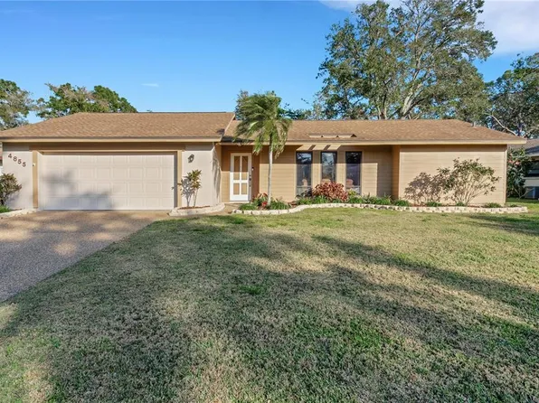 4855 Huntleigh Dr, Sarasota, FL 34233