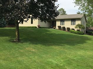 11679 Crooked Ln, South Lyon, MI