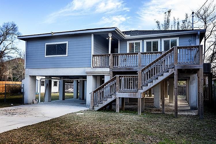 1st image of 307 Lakeside Dr